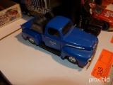 METAL TOY TRUCK COLLECTIBLE TOY