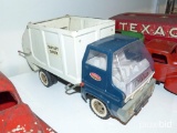TONKA METAL GARBAGE TRUCK COLLECTIBLE TOY