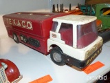 METAL TEXACO FUEL TRUCK TOY COLLECTIBLE TOY