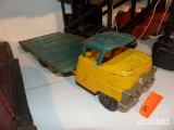 METAL TRUCK TOY COLLECTIBLE TOY