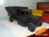 METAL TRUCK TOY COLLECTIBLE TOY
