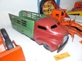 METAL STAKE RACK TRUCK TOY COLLECTIBLE TOY