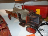 METAL FLATBED TRUCK TOY COLLECTIBLE TOY
