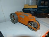 METAL ROLLER TOY COLLECTIBLE TOY