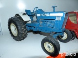 METAL FORD TRACTOR TOY COLLECTIBLE TOY