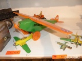 (2) METAL AIRPLANES COLLECTIBLE TOY
