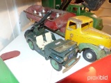 METAL MILITARY JEEP TOY COLLECTIBLE TOY