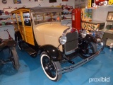 1929 FORD MODEL T WOODIE CLASSIC VEHICLE VN:879299 Tan & Black. Straight Line 4 cylinder.