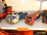 (2) METAL TRUCKS COLLECTIBLE TOY