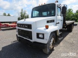 MACK MIDLINER FLATBED TRUCK VN:002208 powered by 5.5L 6 cylinder diesel engine, equipped with 6 spee