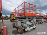 SKYJACK 8841 SCISSOR LIFT SN:43424 powered by dual fuel engine, equipped with 41ft. Platform height,