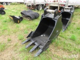 NEW TROJAN 30IN. DIGGING BUCKET EXCAVATOR BUCKET 80mm pins.