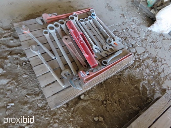 PALLET OF COMB WRENCHES SUPPORT EQUIPMENT