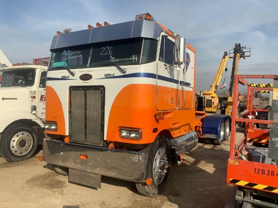 1994 PETERBILT TRUCK TRACTOR VN:607851 powered by diesel engine, equipped with power steering, leath