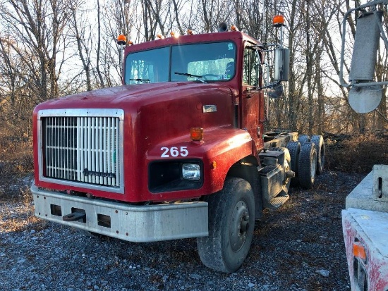 1997 INTERNATIONAL PAYSTAR 5000 CAB & CHASSIS VN:33574 powered by Cummins N14 diesel engine, equippe