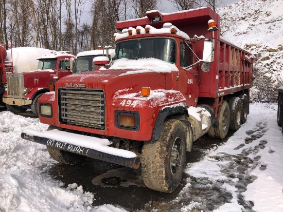 1998 MACK RD688S DUMP TRUCK VN:035507 powered by Mack E7 diesel engine, equipped with Road Ranger 8L