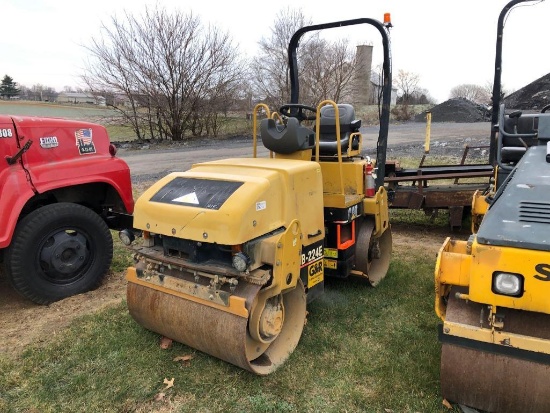 2006 CAT CB-224E ASPHALT ROLLER SN:22401602 powered by Cat 3013C diesel engine, equipped with ROPS,