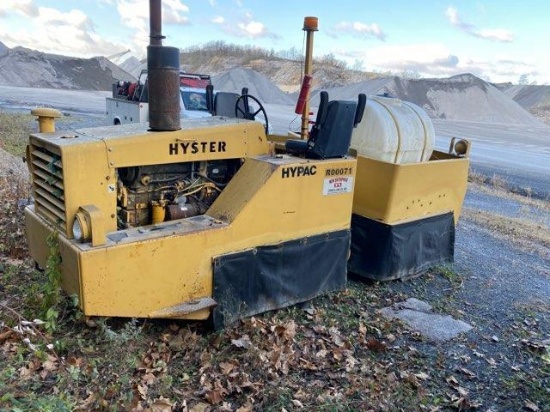 HYPAC C530A PNEUMATIC ROLLER SN:A91C-2588-W powered by Detroit diesel engine, equipped with ROPS, (9