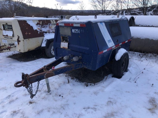 INGERSOLL RAND P185 AIR COMPRESSOR SN:U90329 powered by John Deere diesel engine, equipped with 185C