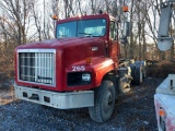 1997 INTERNATIONAL PAYSTAR 5000 CAB & CHASSIS VN:33574 powered by Cummins N14 diesel engine, equippe