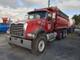 2007 MACK GRANITE DUMP TRUCK VN:5985 powered by Mack MP-7 diesel engine, 405hp, equipped with J &J d