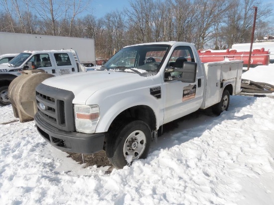 2009 FORD F250XL UTILITY TRUCK VN:1FTNF21519EA31817 4x4, powered by 5.4 Liter gas engine, equipped w