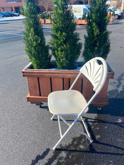 (10) WHITE FAN BACK FOLDING CHAIRS...PARTY RENTAL SUPPLIES