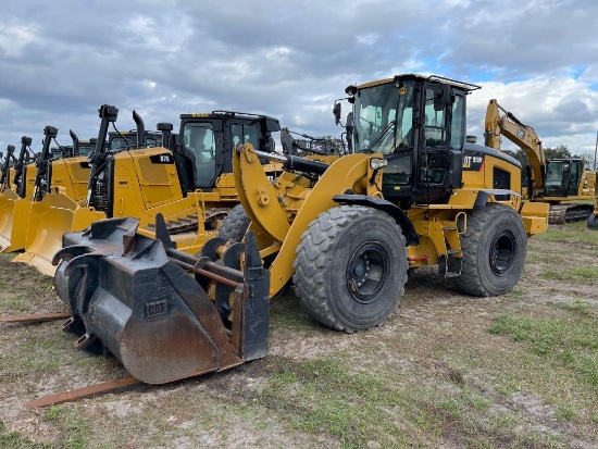 2017 CAT 938M RUBBER TIRED LOADER SN:J3R04158 powered by Cat Diesel engine, equipped with EROPS, air