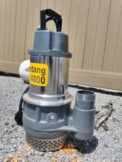 NEW MUSTANG MP4800 2IN. SUB PUMP NEW SUPPORT EQUIPMENT