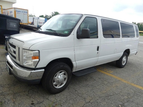 2011 FORD E350XLT VAN VN:1FBSS3BLXBDB10372 powered by V10 gas engine, equipped with automatic transm