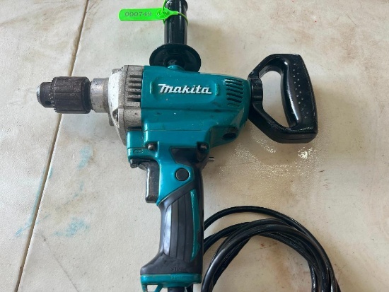MAKITA DS4012 1/2IN. ELECTRIC SPADE HANDLE DRILL SUPPORT EQUIPMENT SN:. Located in: Bainsville K0C 1