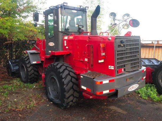 DAEWOO MG200-V RUBBER TIRED LOADER SN:3014 powered by Daewoo diesel engine, equipped with EROPS, air