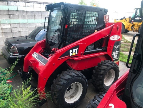 CAT 236 SKID STEER SN:4YZ06975 powered by Cat 3034 diesel engine, equipped with EROPS, heat, auxilia