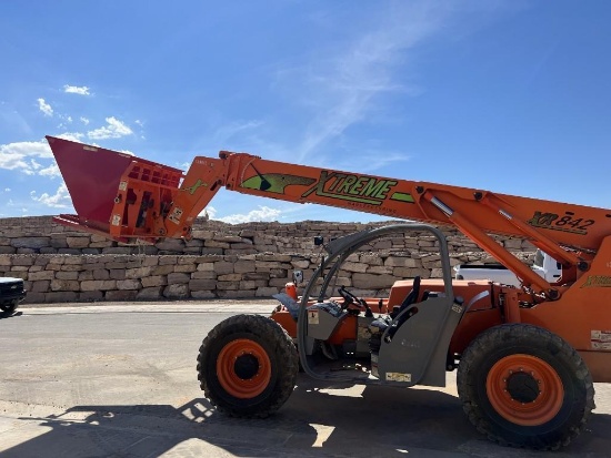 2014 EXTREME 842 TELESCOPIC FORKLIFT SN:492190 4x4, powered by diesel engine, equipped with EROPS, 8
