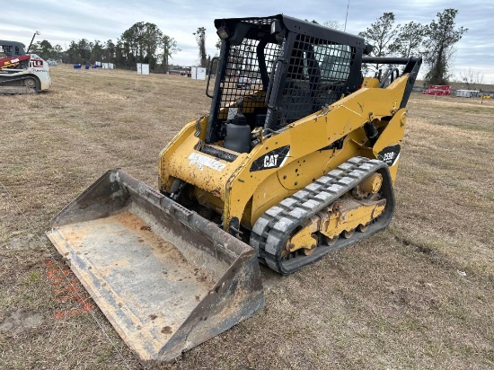 CAT 259B RUBBER TRACKED SKID STEER SN:YYZ0499 powered by Cat diesel engine, equipped with rollcage,