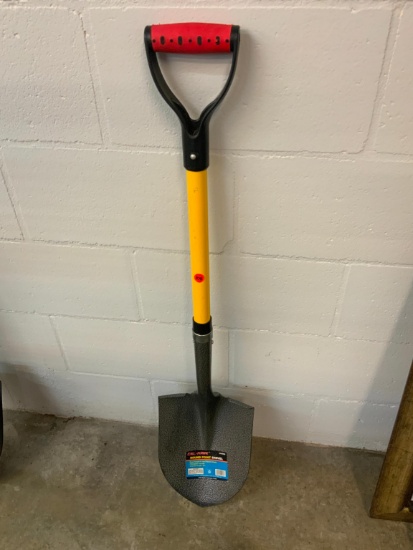 (1) NEW CAL-HAWK D HANDLE SPADE SHOVEL AND HAMPTON BAY LIGHT SUPPORT EQUIPMENT . All Items need to