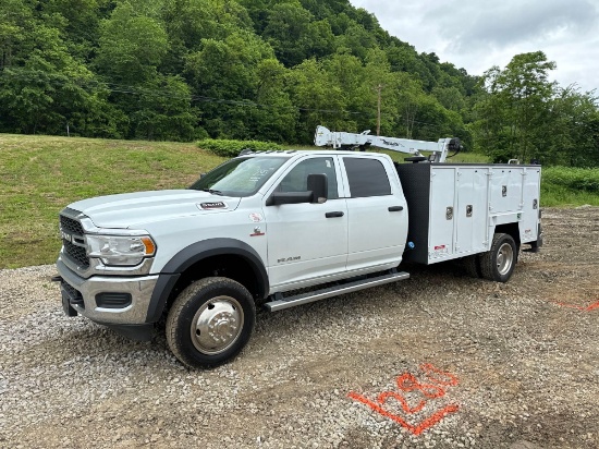 NEW DODGE 5500 SERVICE TRUCK VIN: 440170 4x4, powered by 6.7L diesel engine, equipped with automatic