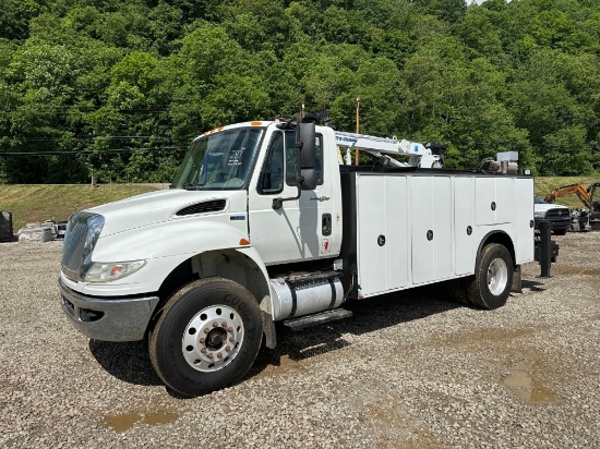 2012 INTERNATIONAL 4400 SERVICE TRUCK VN:77808 powered by International diesel engine, equipped with
