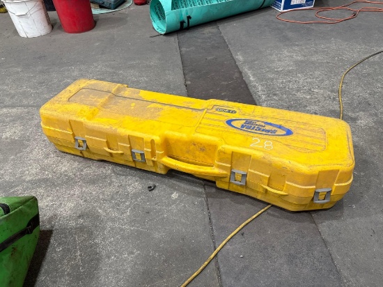 SPECTRA PHYSICS LL300 ROTARY LASER WITH TARGET AND TRIPOD AND GRADESTICK SUPPORT EQUIPMENT. Selling