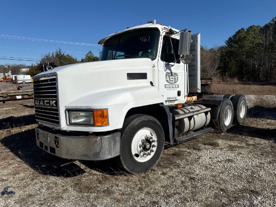 2003 MACK CH613 TRUCK TRACTOR VN:1M1AA18Y03W152346 powered by MACK E7 ...