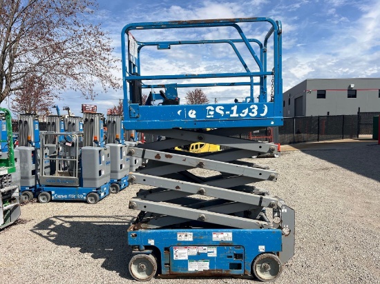 GENIE GS-1930 SCISSOR LIFT SN:GS3014A-133258 electric powered, equipped with 19ft. Platform height,
