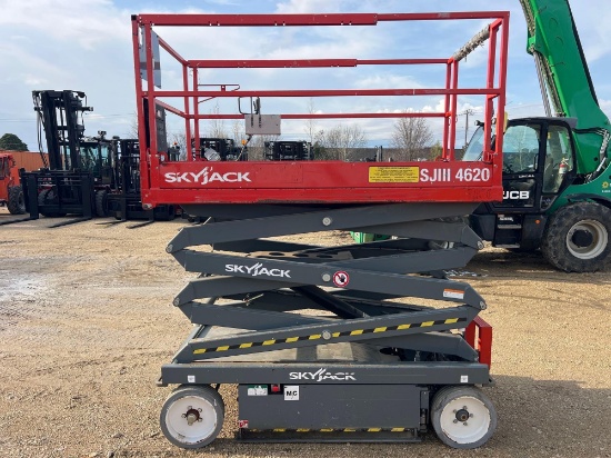 2016 SKYJACK SJIII 4620 SCISSOR LIFT SN:70027836 electric powered, equipped with 20ft. Platform