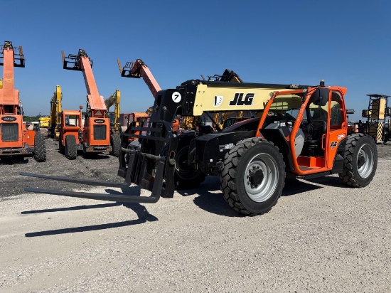 NEW UNUSED JLG 742 TELESCOPIC FORKLIFT SN:4215 4x4 powered by diesel engine, equipped with OROPS,