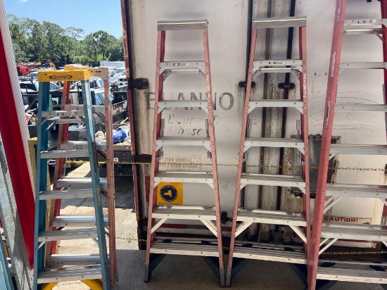 7 FT FIBERGLASS STEP LADDER SUPPORT EQUIPMENT