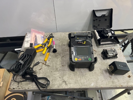 FITEL S178A SINGLE FIBER FUSION SPLICER, SN 32743, WITH (2) STRIPPERS, (2) CLEVERS, SHRINK, CHARGER