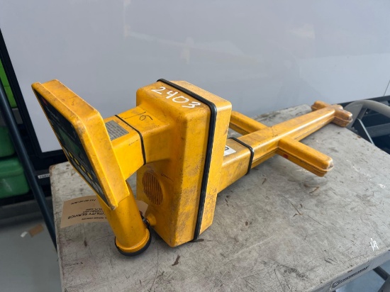 DYNATEL 2250 PIPE/CABLE LOCATOR, SN 80633002626 SUPPORT EQUIPMENT
