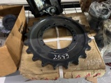 (2) YANMAR EXCAVATOR SPROCKETS SUPPORT EQUIPMENT