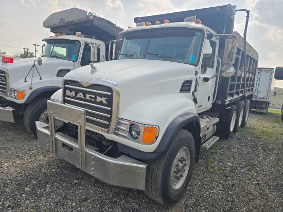 2006 MACK CV713 DUMP TRUCK VN:10740 powered by Mack diesel engine, equipped with Maxitorque 9 speed