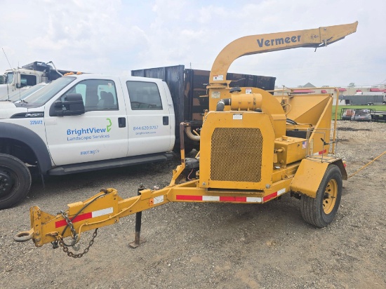 VERMEER BC1230 WOOD CHIPPER VN:1000714 powered by diesel engine, equipped with 12in. Chipping