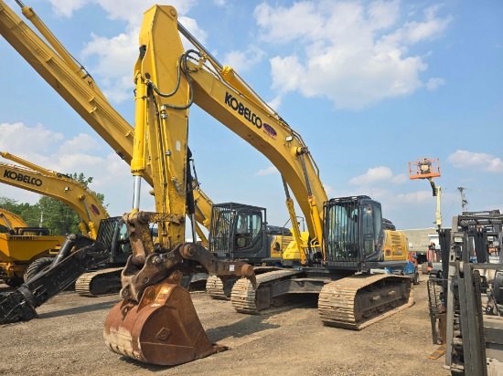 KOBELCO SK350LC HYDRAULIC EXCAVATOR SN:05235 powered by diesel engine, equipped with Cab, air, heat,